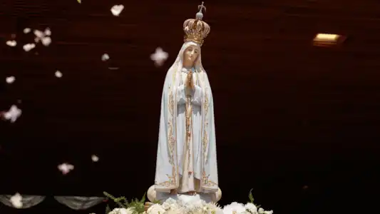 Ave Maria | Mulher de beleza perfeita